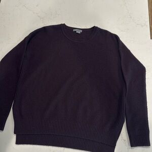 Vince wool blend Medium crewneck sweater in deep burgundy color.